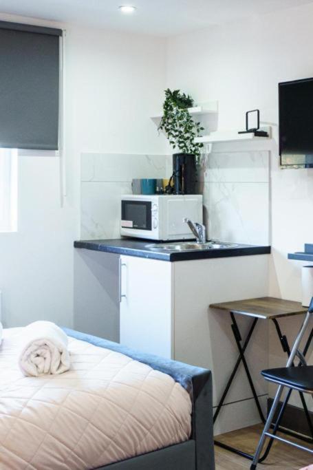 Heathrow Guest House - Oakway Feltham Luaran gambar